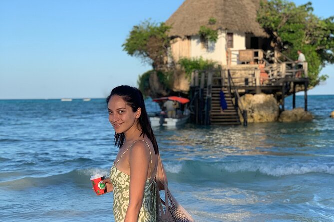 Luxury Tour to DOLPHINS, KUZA CAVE and THE ROCK RESTAURANT - The best and weakest parts of the experience