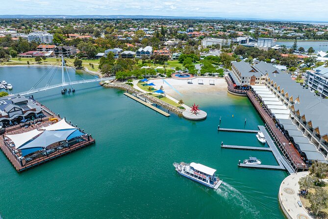 Mandurah Dolphin Cruise and Views - The Venetian Canals and waterfront homes