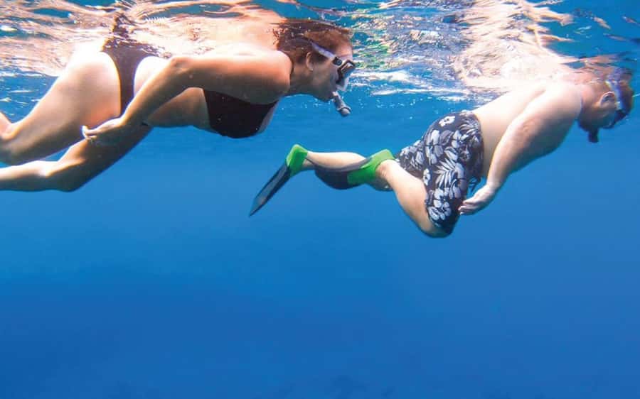 Maui: Semi-Private Eco-Raft Lanai Snorkel & Dolphin Tour - Morning food and a practical start
