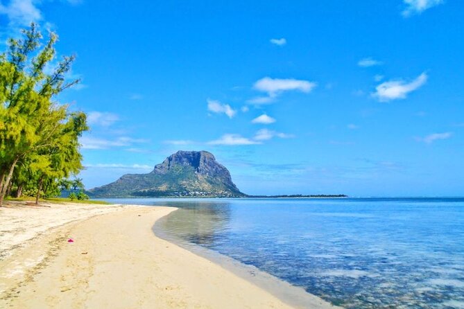 Mauritius : Dolphins Swim and Ile Aux Bénitiers with BBQ - Ile aux Bénitiers and the BBQ lunch
