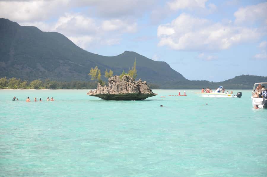 Mauritius: Ocean Swim with Dolphins - Speedboat time and the open-water ride