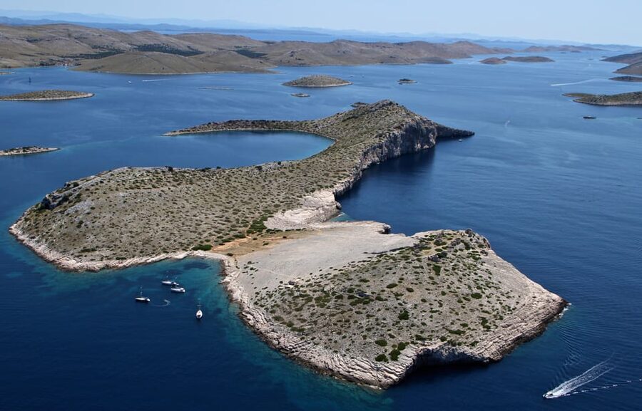 Molat Island Dolphin Watching Boat Tour 6hours TOUR - The price needs careful checking