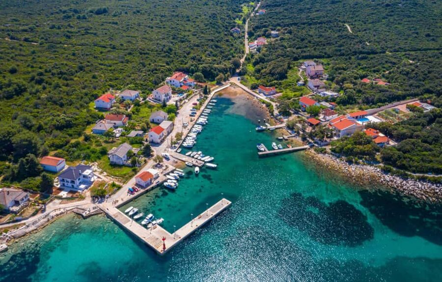 Molat Island Dolphin Watching Boat Tour 6hours TOUR - What the six-hour schedule feels like