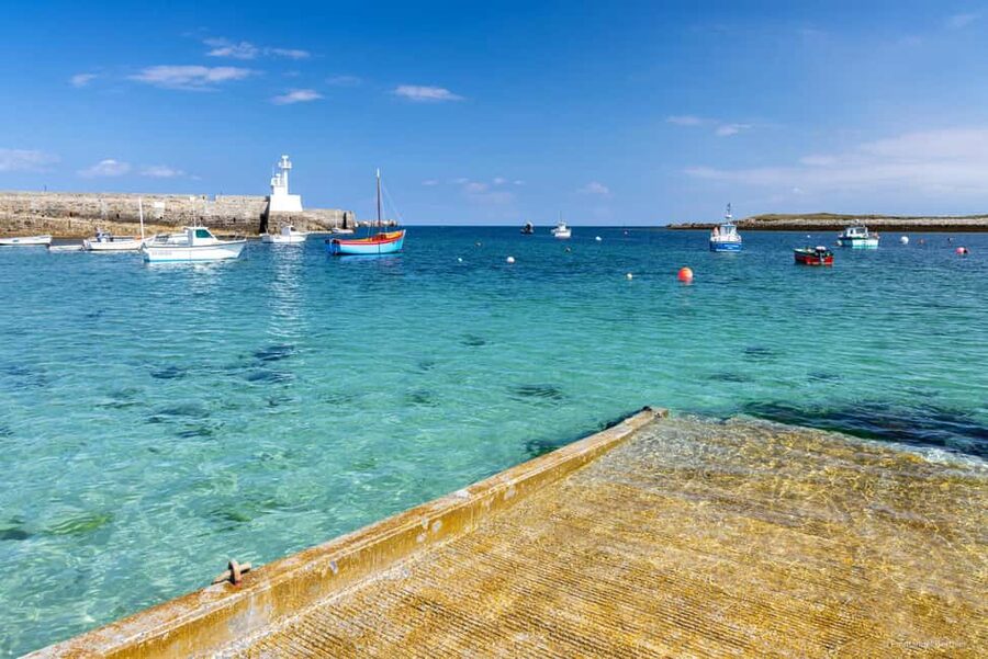 Molène Archipelago: Sea trips from Crozon. Seals, dolphins, - Lighthouses, forts, and Crozon from the water