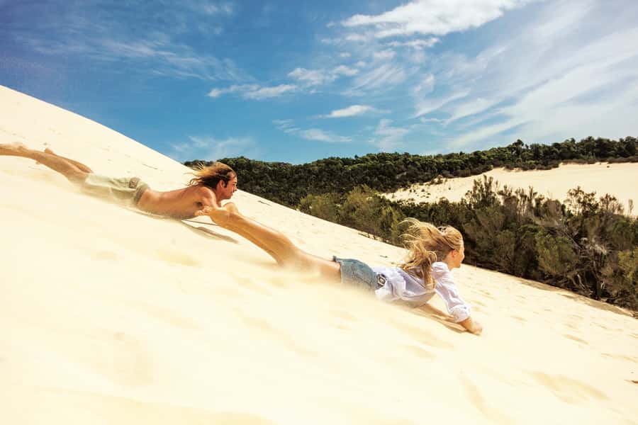 Moreton Island: Tangalooma Desert Safari and Dolphin Feeding - The evening dolphin program