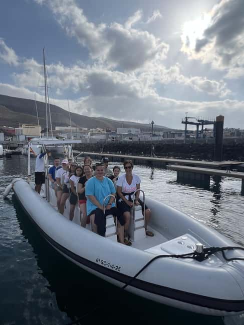 Morro Jable:Dolphin & Whale Watching Boat Tour & Snorkeling - A small boat with a big view of Fuerteventura