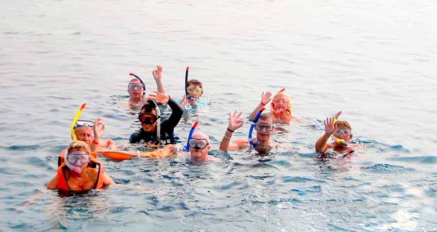 Muscat: 4-Hour Snorkeling Tour with Dolphin watching - Dolphin watching without a guarantee