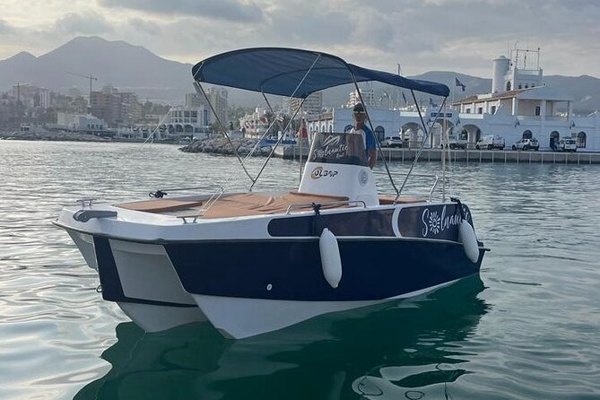 New 2025!! Unlicensed boat for dolphin watching - Seeing Málaga from the water