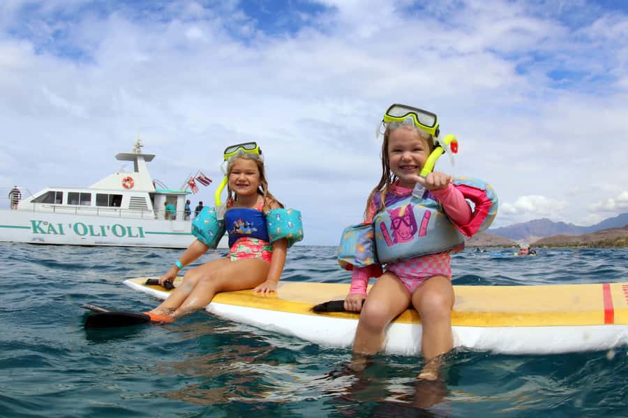 Oahu: Snorkeling & Dolphin Watch Cruise w/ Luau Style Buffet - A Hawaiian buffet with ocean views