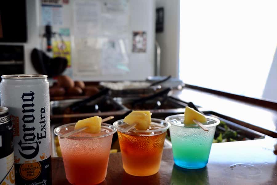 Oahu: Snorkeling & Dolphin Watch Cruise w/ Luau Style Buffet - What the crew does well