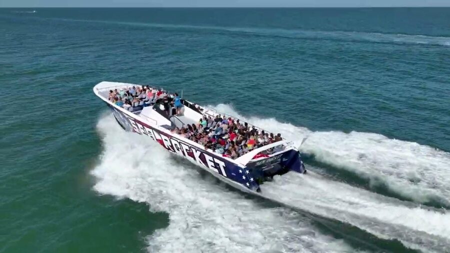 Ocean City, MD: Coastal Speedboat Tour with Dolphin Spotting - Who should book the Sea Rocket?