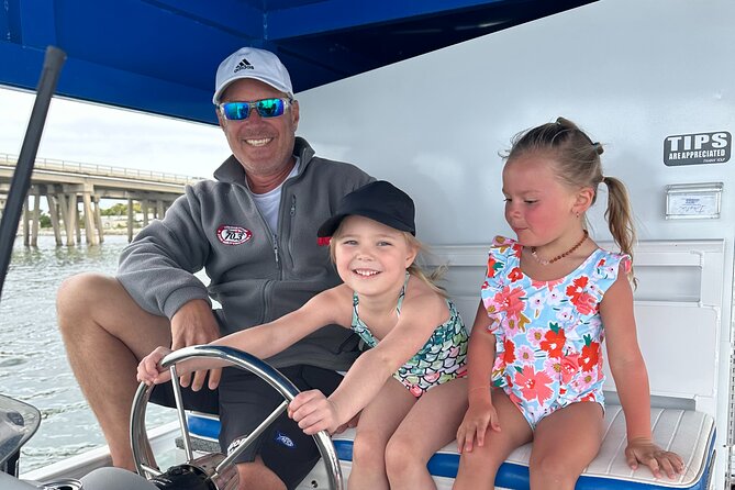 One Hour Harbor Shared Tour with Dolphin Watching - A short cruise with dolphins as the main prize