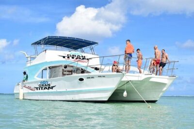 Party Boat /View Dolphins / Snorkling /Free Drinks and Transportation
