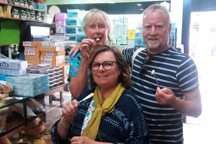 Ponta Delgada: Fat Dolphin Food Tours - Mercado da Graça and the taste of Azorean pineapple