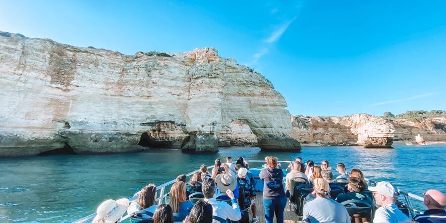 Portimão: Benagil Caves & Dolphins Watching with Biologist - Heading Offshore in Search of Dolphins