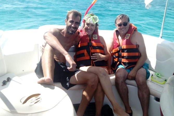 PRIVATE! | 4-hour Speed Boat Trip | Swim With Dolphins, Snorkeling & Island - How the crew handles families and beginner swimmers