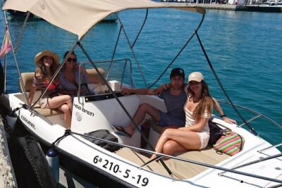 Private boat rental without title dolphin watching