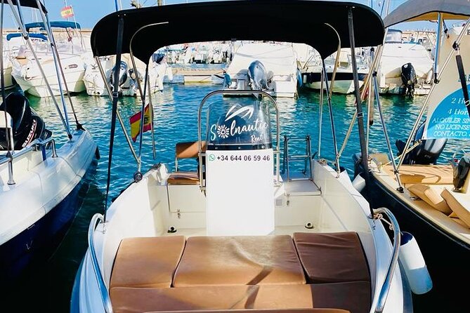 Private boat rental without title dolphin watching - Booking details worth checking twice