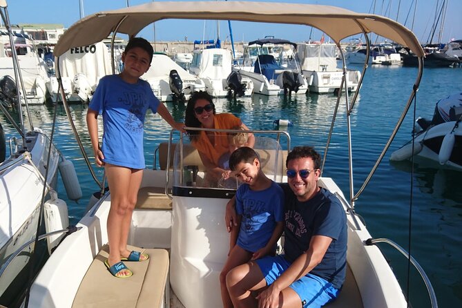 Private boat rental without title dolphin watching - Who will enjoy this boat rental most?