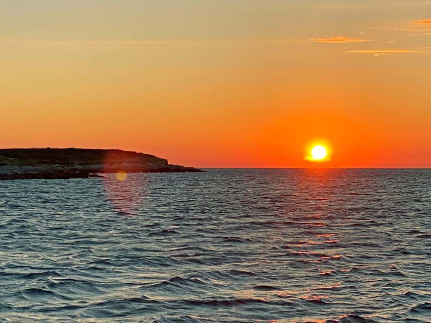 Pula: Dolphin Sunset Cruise to Brijuni with Dinner & Drinks - Crew, Guides and the Pace of the Evening