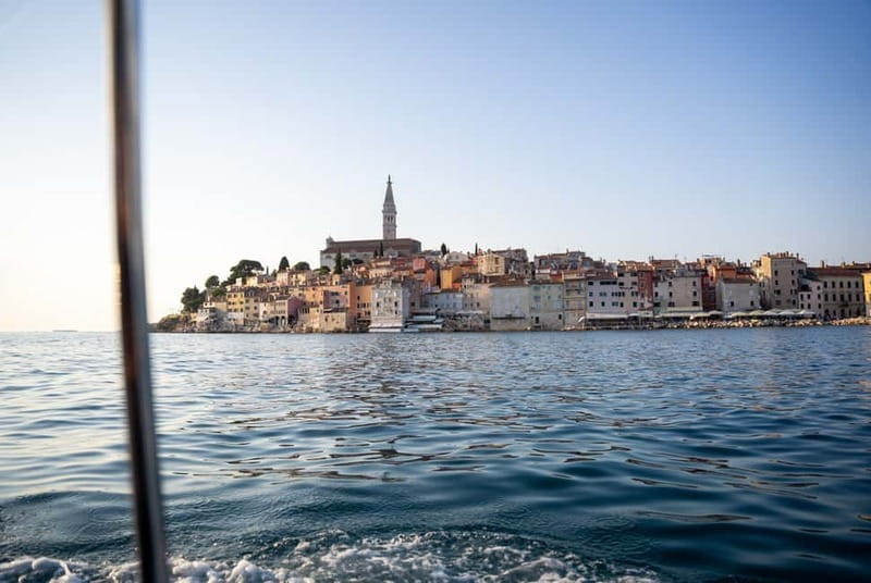 Rovinj: Dolphin Watching Sunset Speedboat Tour with Drinks - The speedboat ride and the secret stop