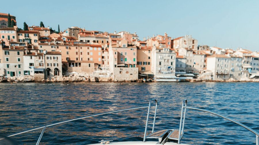 Rovinj: Family Friendly Dolphin Watching Tour - The boat question deserves attention