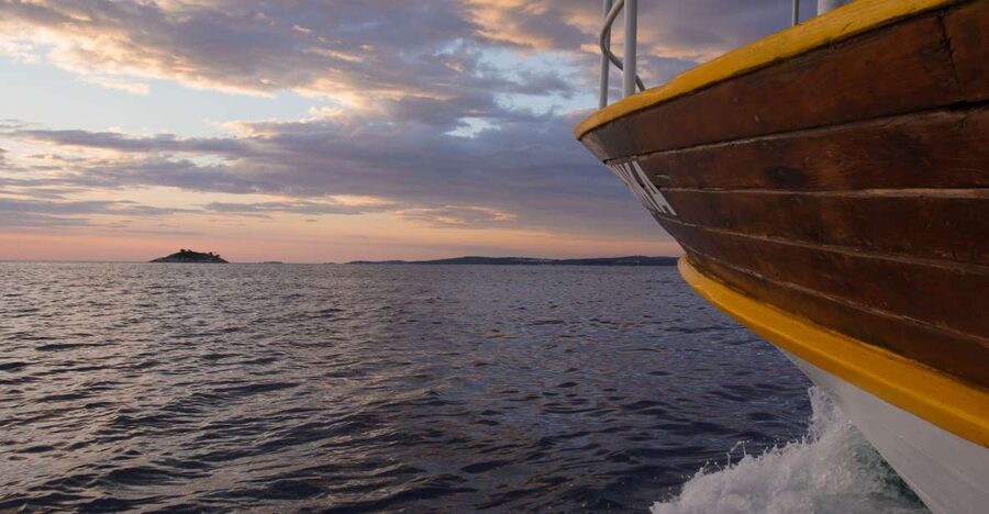 Rovinj: Sunset Boat Trip with Dolphin Watching - Why this sunset cruise works so well