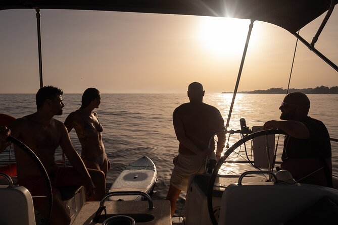 Sailing Adventure: Sailing, Dolphins and Relaxation with Drinks - How Rough Water Can Change the Day