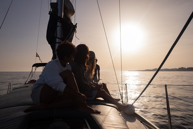 Sailing Adventure: Sailing, Dolphins and Relaxation with Drinks - Who Will Enjoy This Boat Trip Most