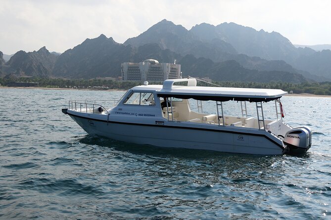 Sea Wonders Dolphin Watching and Snorkeling in Muscat - The crew and the feel of the trip