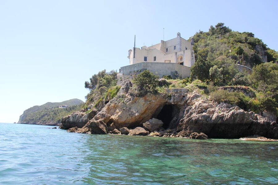 Setúbal and Tróia: Dolphin Watching and Arrábida Bays - Is $53 a fair price?