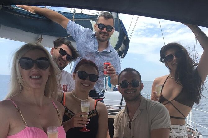 Shared Sailboat Experience Feel nature with dolphins - Key points to know before you book