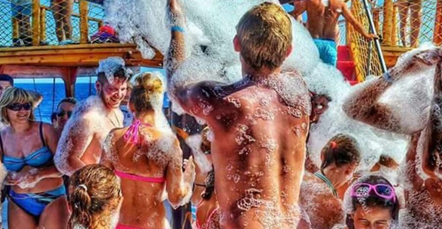 Side: Dolphin Island Boat Tour w/ Lunch & Foam Party - Key points to know before booking