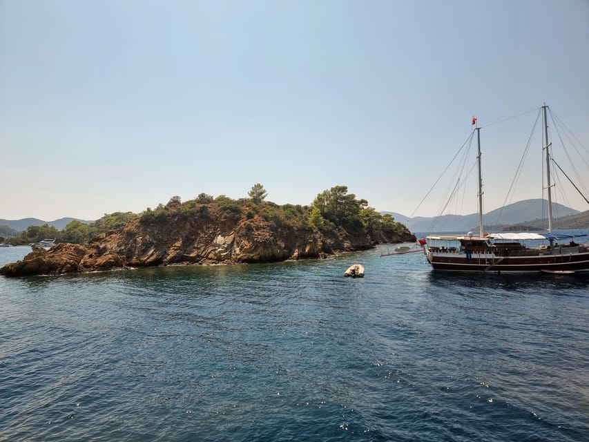 Side: Dolphin Island Boat Tour with BBQ Lunch - Who will enjoy this trip most?