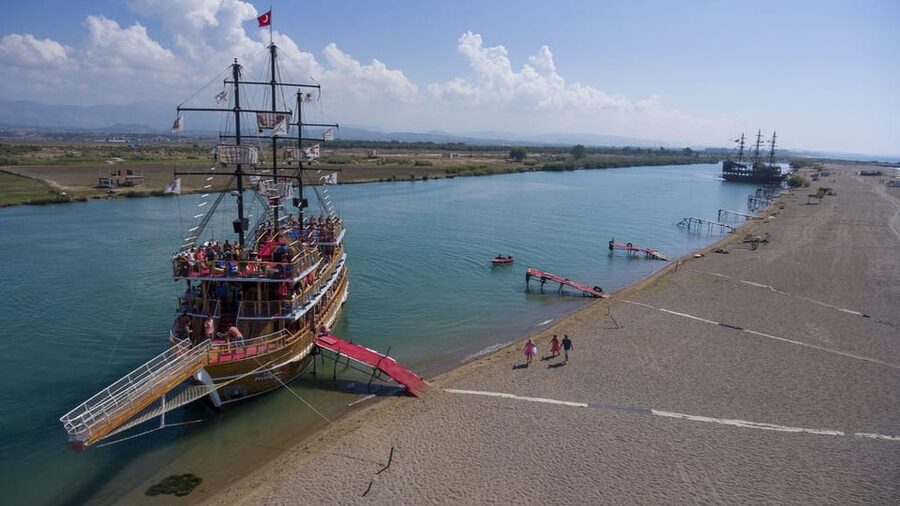 Side: Dolphin Island Boat Trip with Lunch & Unlimited Drinks - The Cruise Toward Dolphin Island