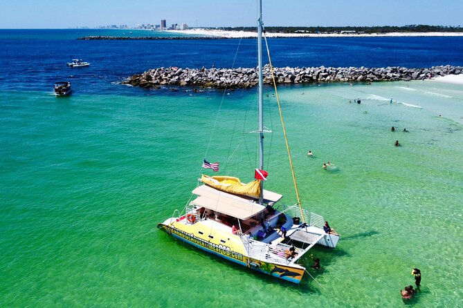 Snorkel & Dolphin Sightseeing Tour Aboard the Footloose - The boat ride and onboard setup