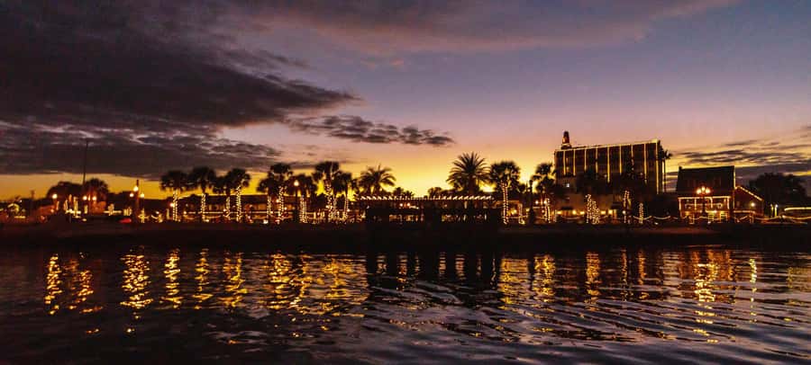 St. Augustine: Sunset Boat Tour with Dolphin Spotting - A calm one-hour way to see St. Augustine