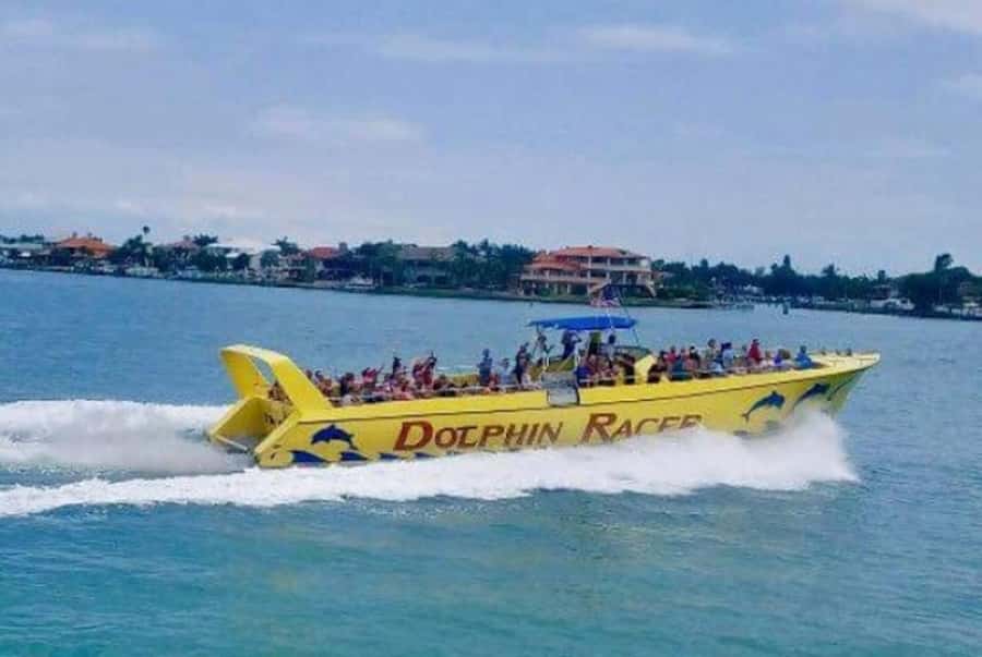 St. Pete Beach: Dolphin Racer Cruise by Speedboat - Leaving St. Pete Beach at speed