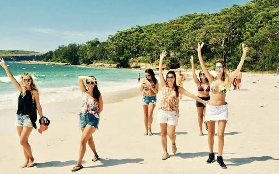 Sydney: Jervis Bay Day Trip with Dolphins, Roos & Beach Time - Finding kangaroos at Cave Beach