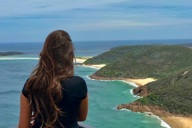 Sydney: Port Stephens Sandboarding, Dunes & Dolphin Cruise option - From Sydney at 7:00 am to Port Stephens