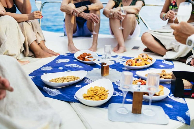 Taormina: Sunset Boat Tour with Dolphin Watching & Aperitif - Practical details that affect your decision