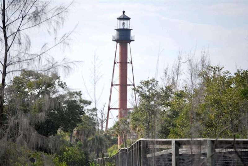 Tarpon Springs: Evening Dolphin Cruise - Leaving Tarpon Springs behind the sponge docks