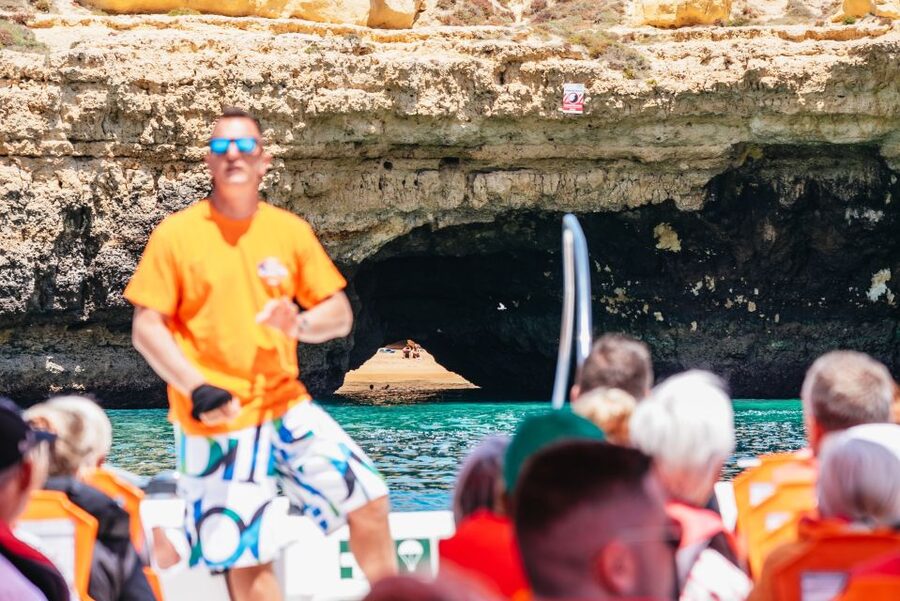 Vilamoura: Benagil Cave Boat Tour with Entry&Dolphin search - Entering Benagil Cave by boat