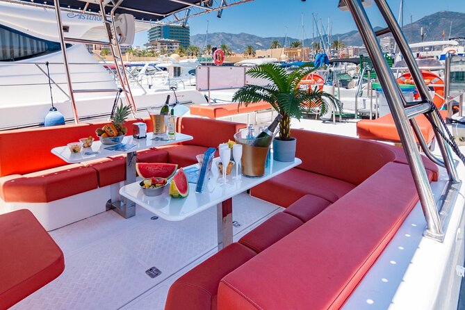 Walk and dolphin watching in Fuengirola + 1 drink - Seeing dolphins without a guarantee