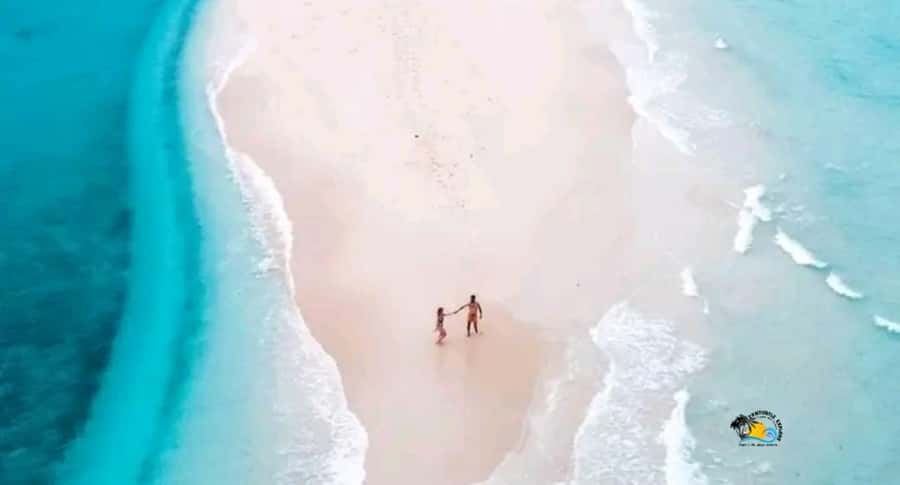 Zanzibar: Mnemba Dolphins Tour with Snorkeling and Sandbank - Leaving Nungwi by dhow